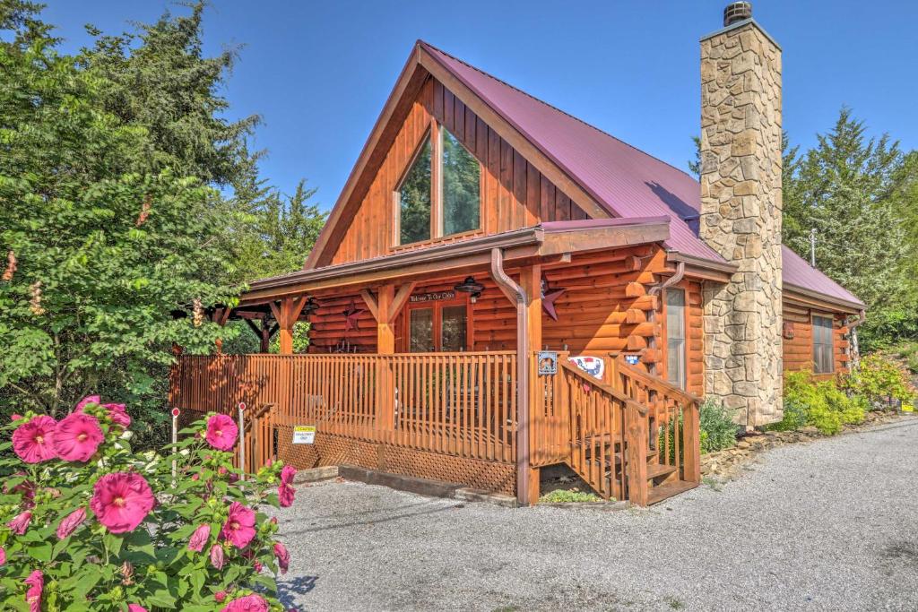 Sevierville Cabin with Furnished Deck and Balcony (Sevierville)
