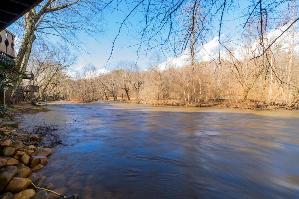 Rivers Edge Retreat