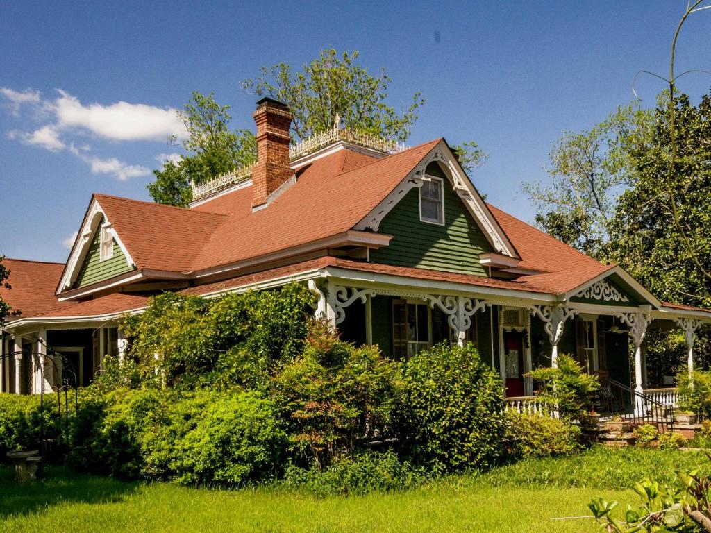 Holly House of Hamilton (Hamilton)