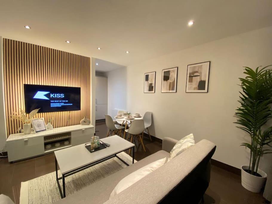 Luxury 2-bed In central MK
