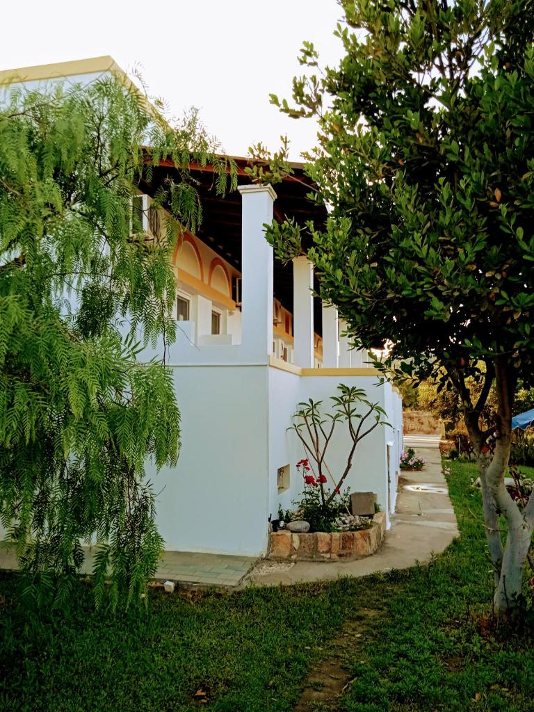 Level Houses (Kefalos)