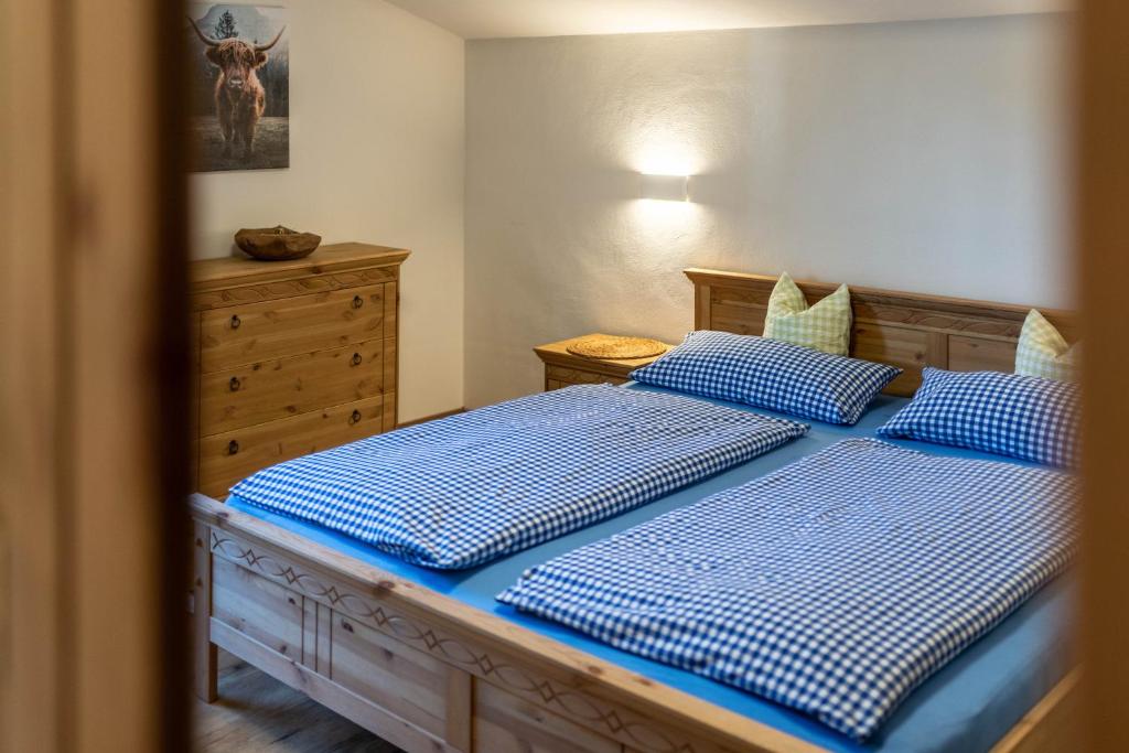 Stilvoll renovierte Wohnung mit Balkon und Bergblick