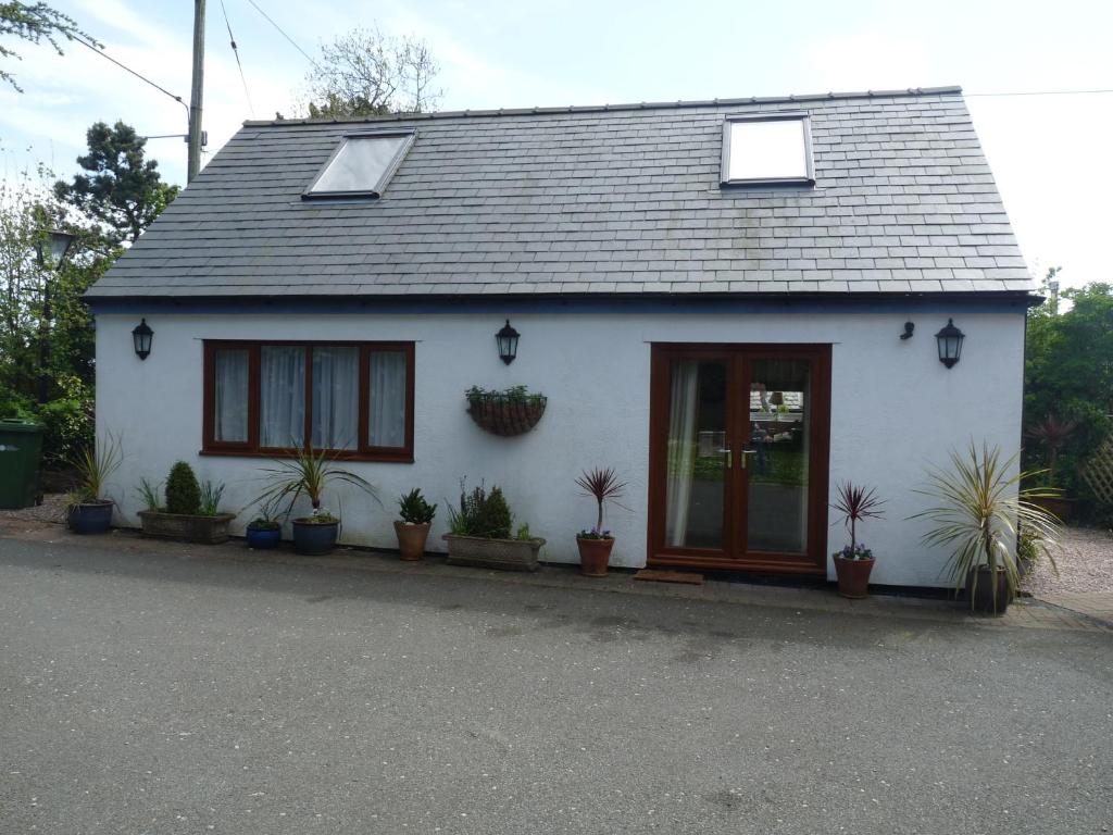 Gwyndaf Holiday Cottage (Llangoed)