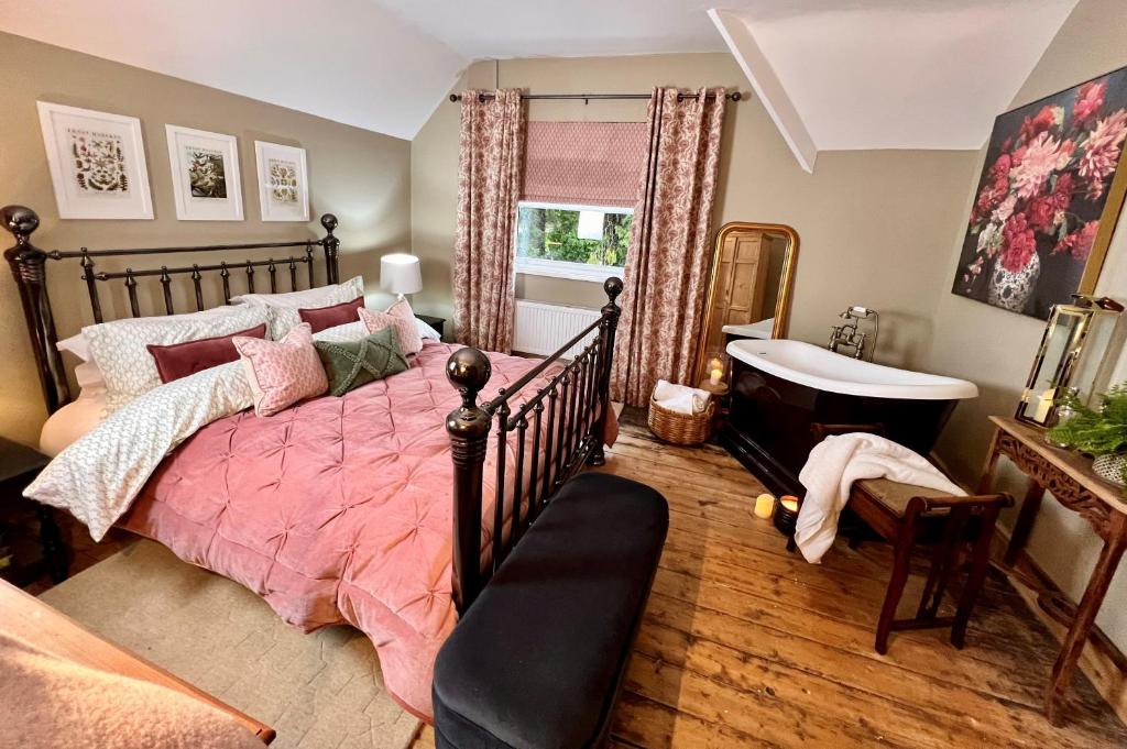 The Croft boutique home 3 miles from BikeParkWales