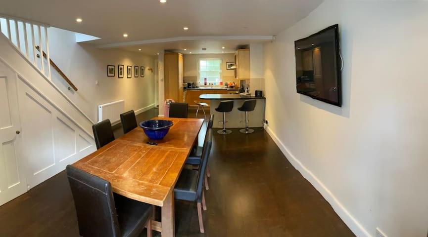 Luxury Central London 3 Bedroom Family House