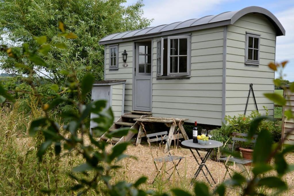 The Shepherd's Hut @ Chichester Cottage