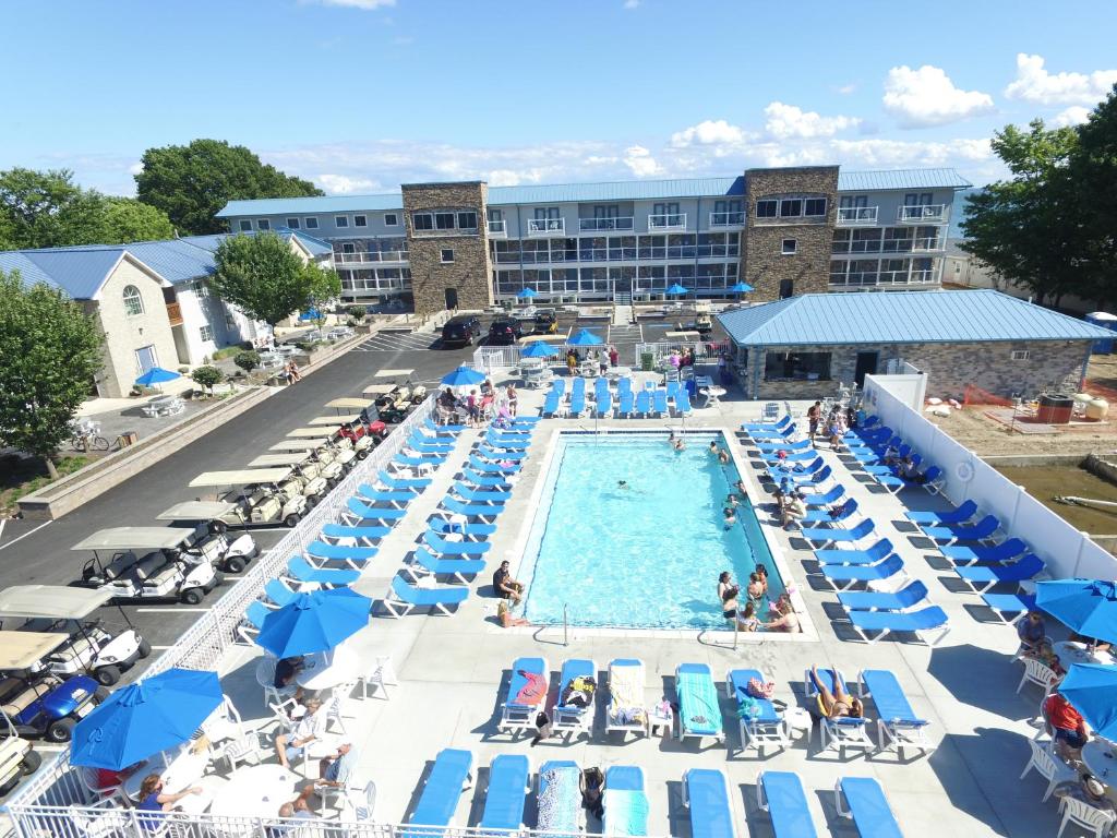 Put-in-Bay Waterfront Condo #204 (Put-in-Bay)