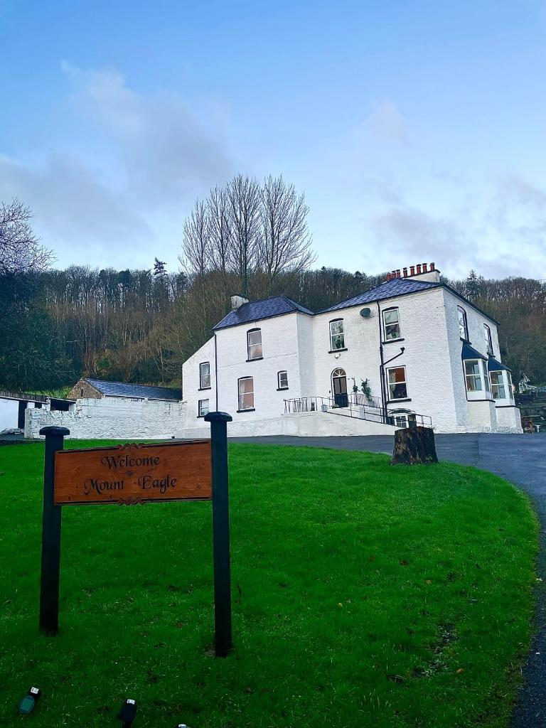 Mount Eagle - Sleeps 24 with Hot tub