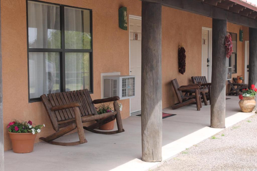 Adobe Rose Boutique Inn (Artesia)