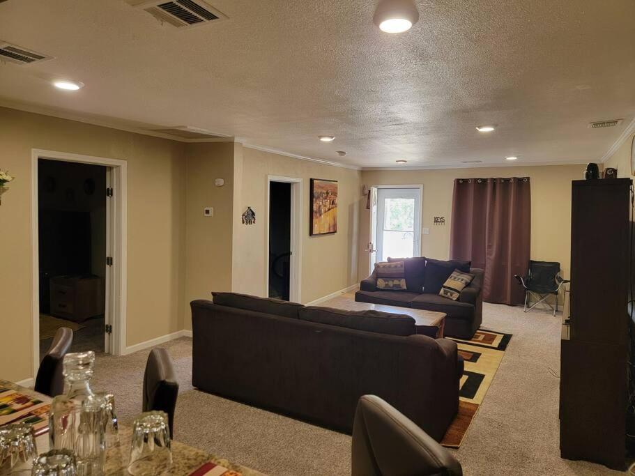 City Cottage 2BR/1BA Near Downtown