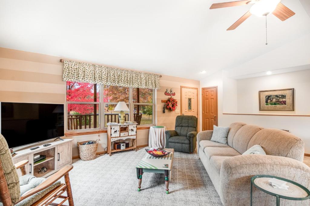 Hickory Home (New Rome)