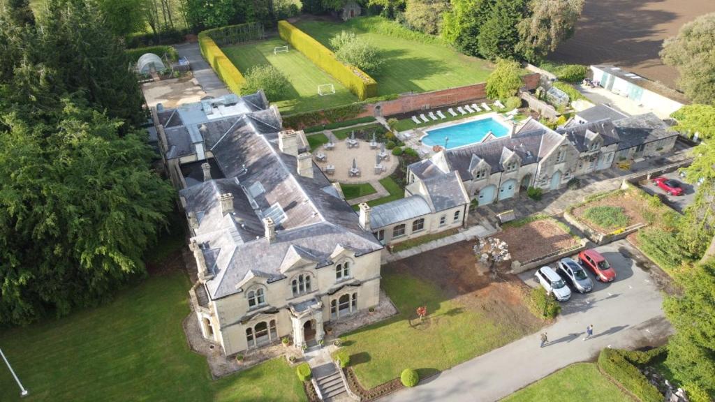 Beechfield House (Beanacre)