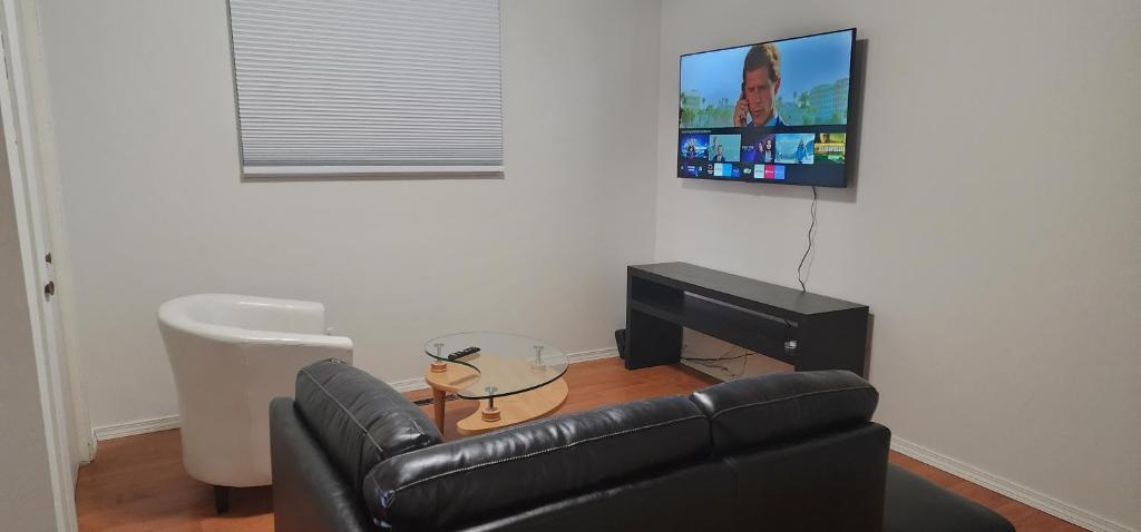 ChessKings Car Rental Guest House - Unit 1
