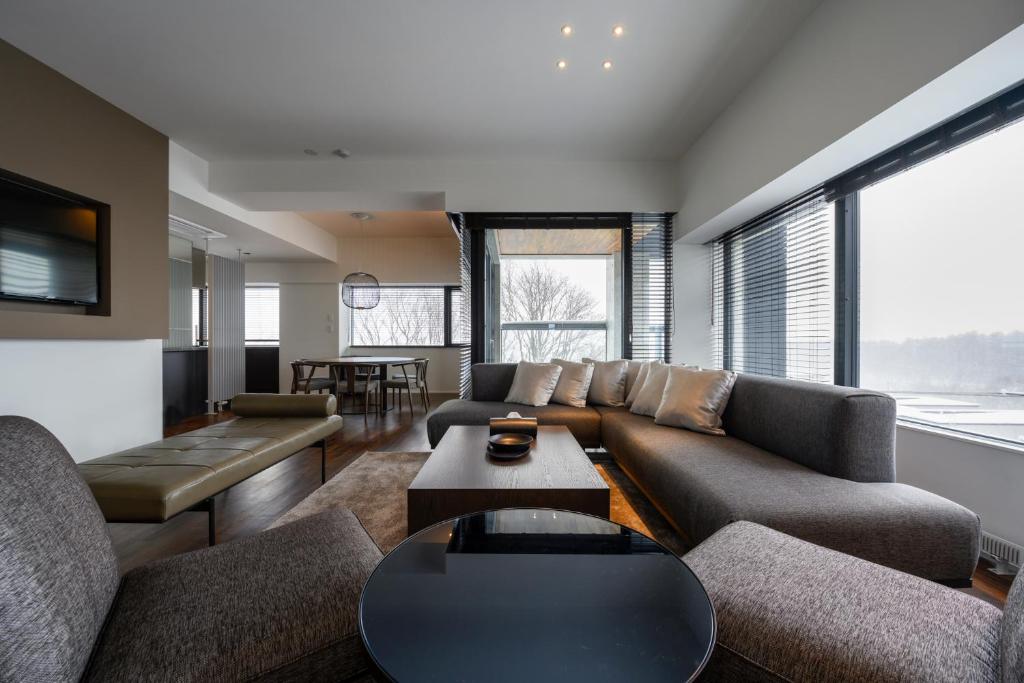 Hinzan 401A 2Bdrm Penthouse