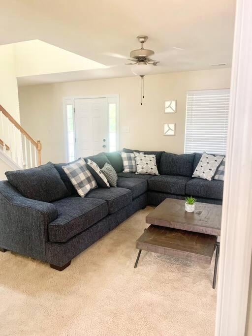 4 bedroom home close to city of Richmond