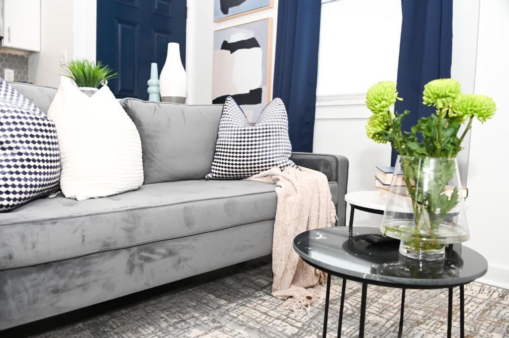 Charming One Bedroom Apartment Close to Temple