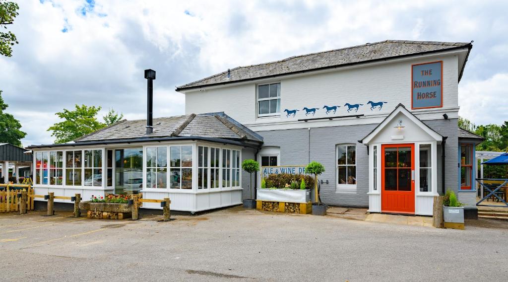 The Running Horse (Winchester)