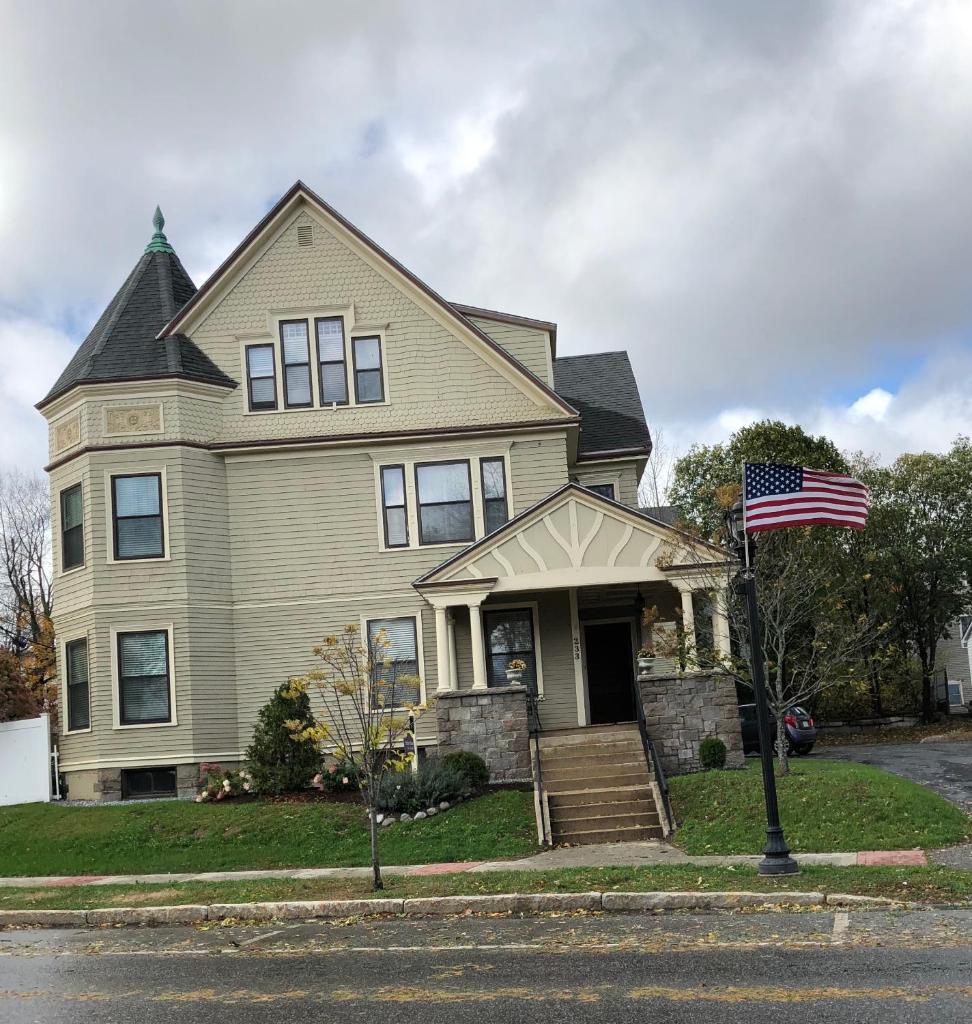 Penley House Bed & Breakfast (Auburn)