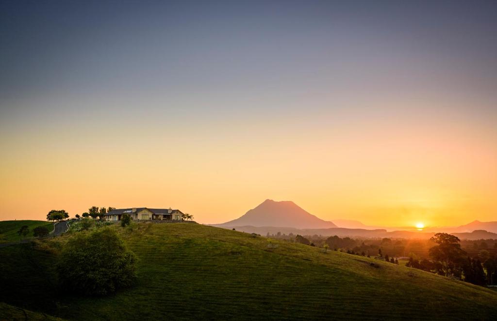 Secret Lake Farmstay (Whakatane)