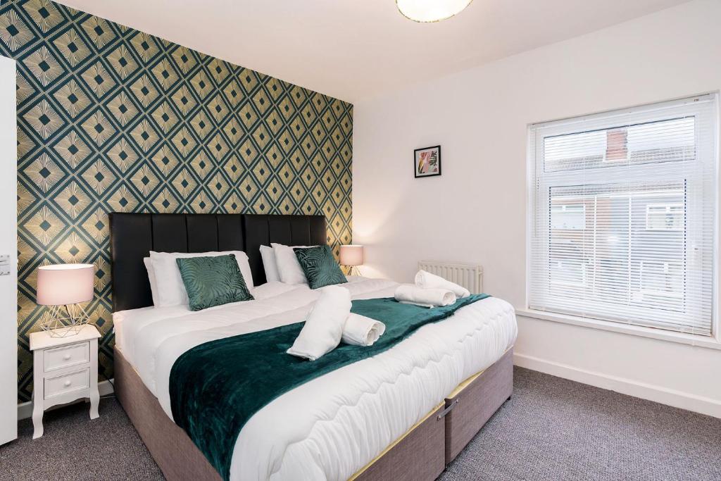 Free Parking- Modern house Contractors-Leisure