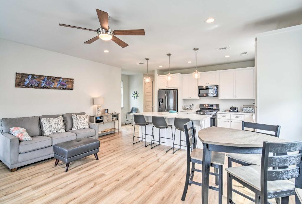 Modern Waveland Home with Deck - Walk to the Beach! (Waveland)