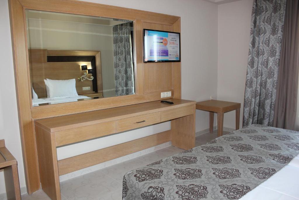 Grand Meteora Hotel