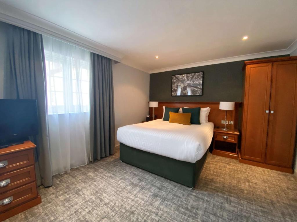 Best Western Premier EMA Yew Lodge Hotel
