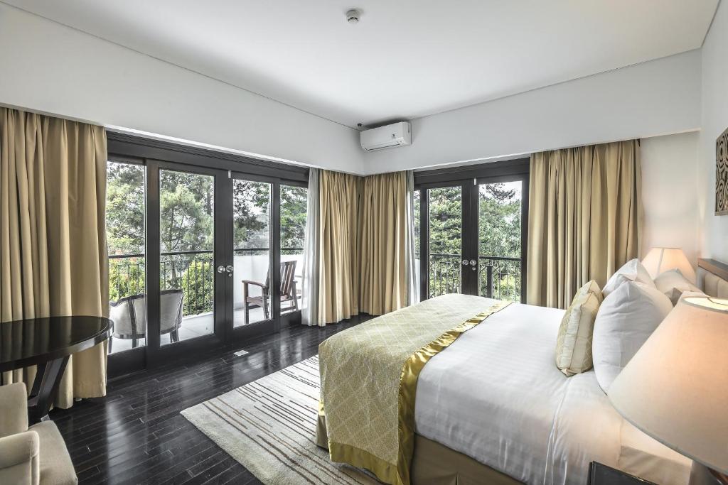 Lido Lake Resort by MNC Hotel