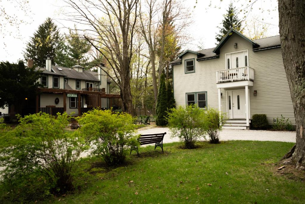 Garden Grove Inn Bed and Breakfast (Union Pier)