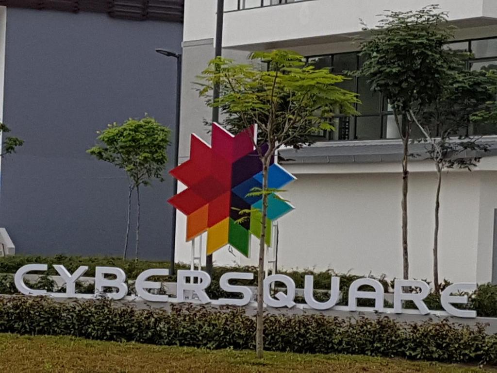Cyberjaya Cybersquare Suite by Kroll Home2stay with UNIFI TV Wifi Studio Apt
