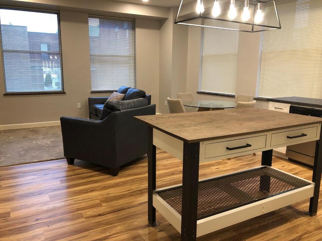 205 New Downtown Living (Charleston)