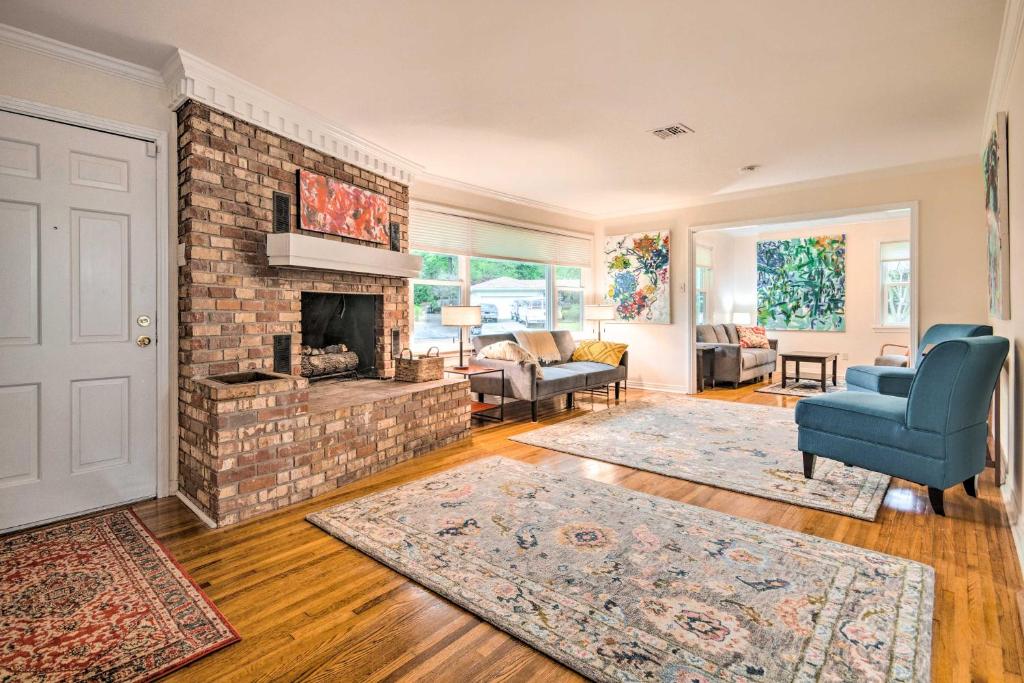 Newly Renovated Escape with Gas Grill and Yard!