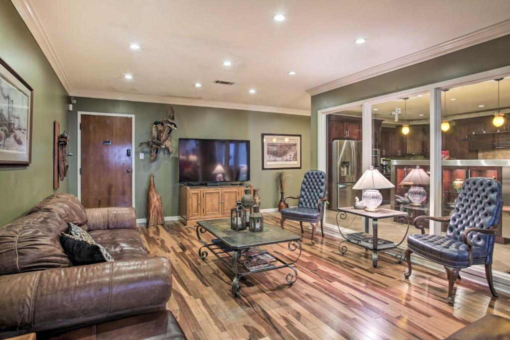 Chic Baton Rouge Apt about 3 Miles to LSU Campus! (Baton Rouge)