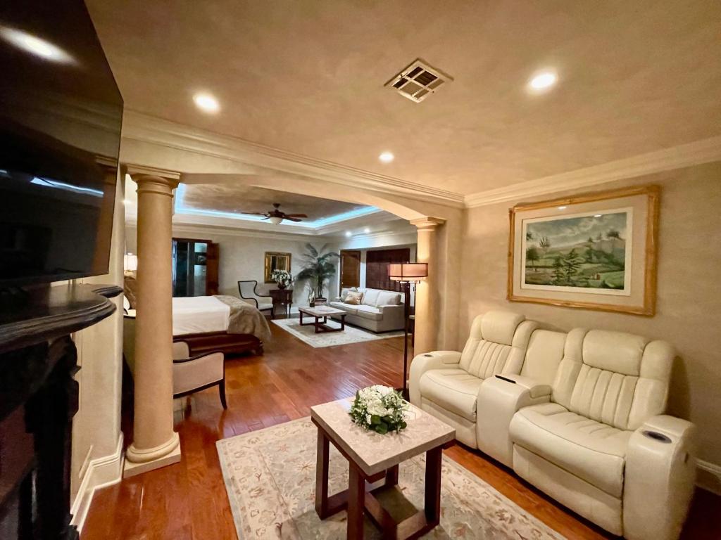 Louisiana Cajun Mansion (Youngsville)
