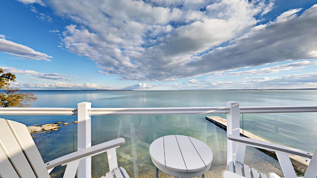 Put-in-Bay Waterfront Condo #209 (Put-in-Bay)