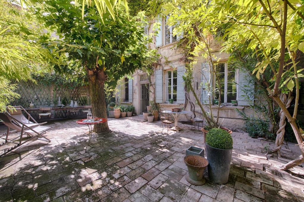Maison XIXe et Jardin en Intramuros