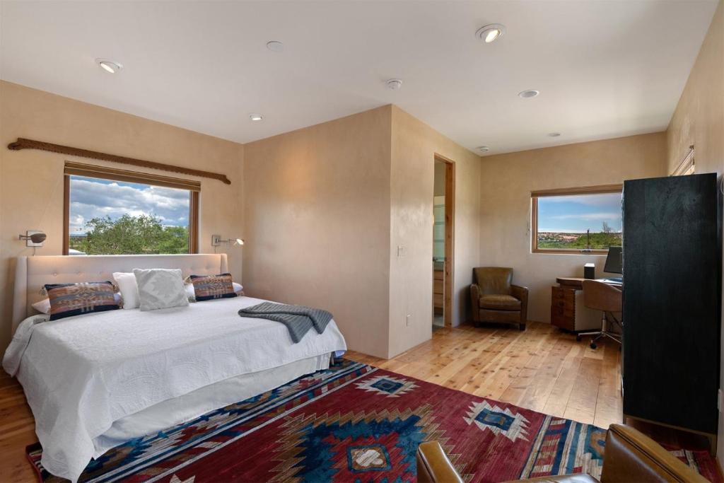 Skyview - Gorgeous Views from The Railyard