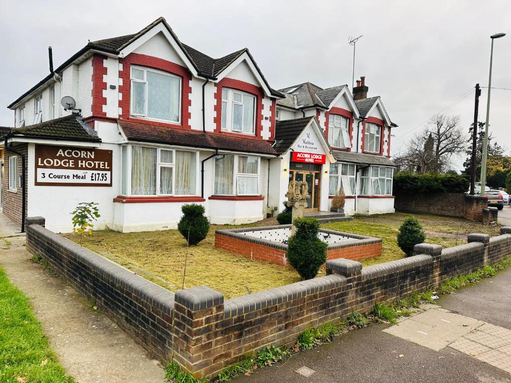 Acorn Lodge Gatwick (Horley)