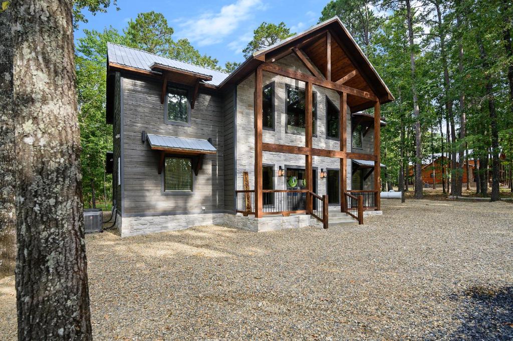 Blissful Pines (Broken Bow)