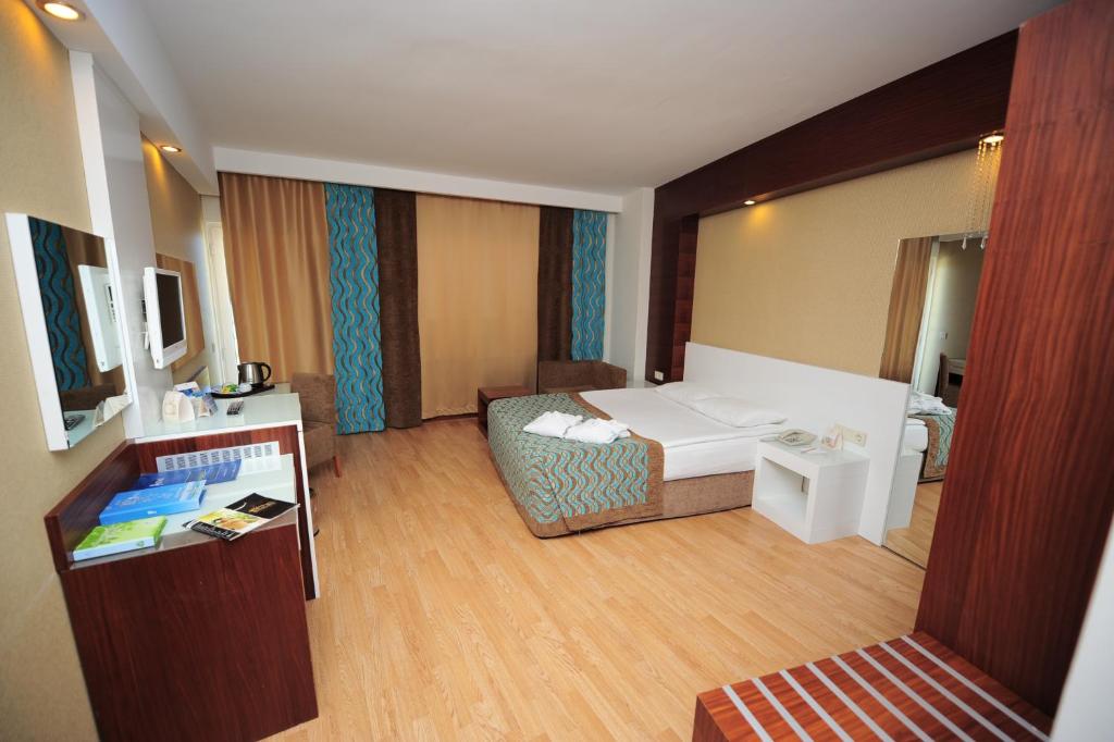 Seaden Sea World Resort & Spa (Kizilagac)