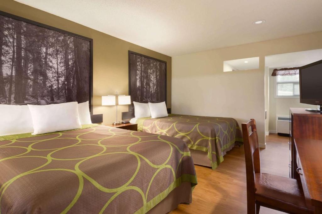 Super 8 by Wyndham Prince George