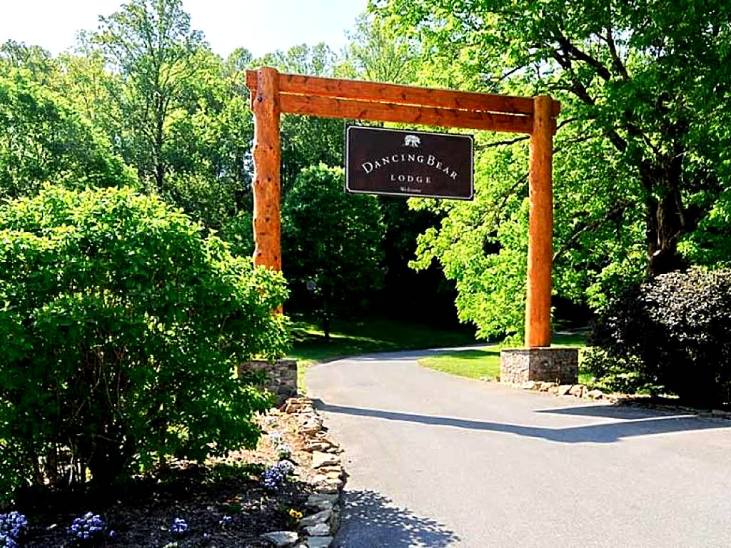 Dancing Bear Lodge (Townsend)
