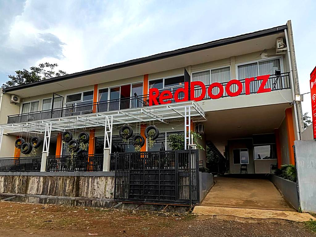 RedDoorz near Exit Toll Bogor