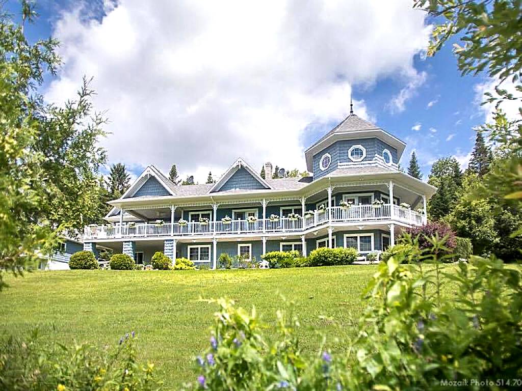 La Maison Bleue du Lac Wallace (Coaticook)