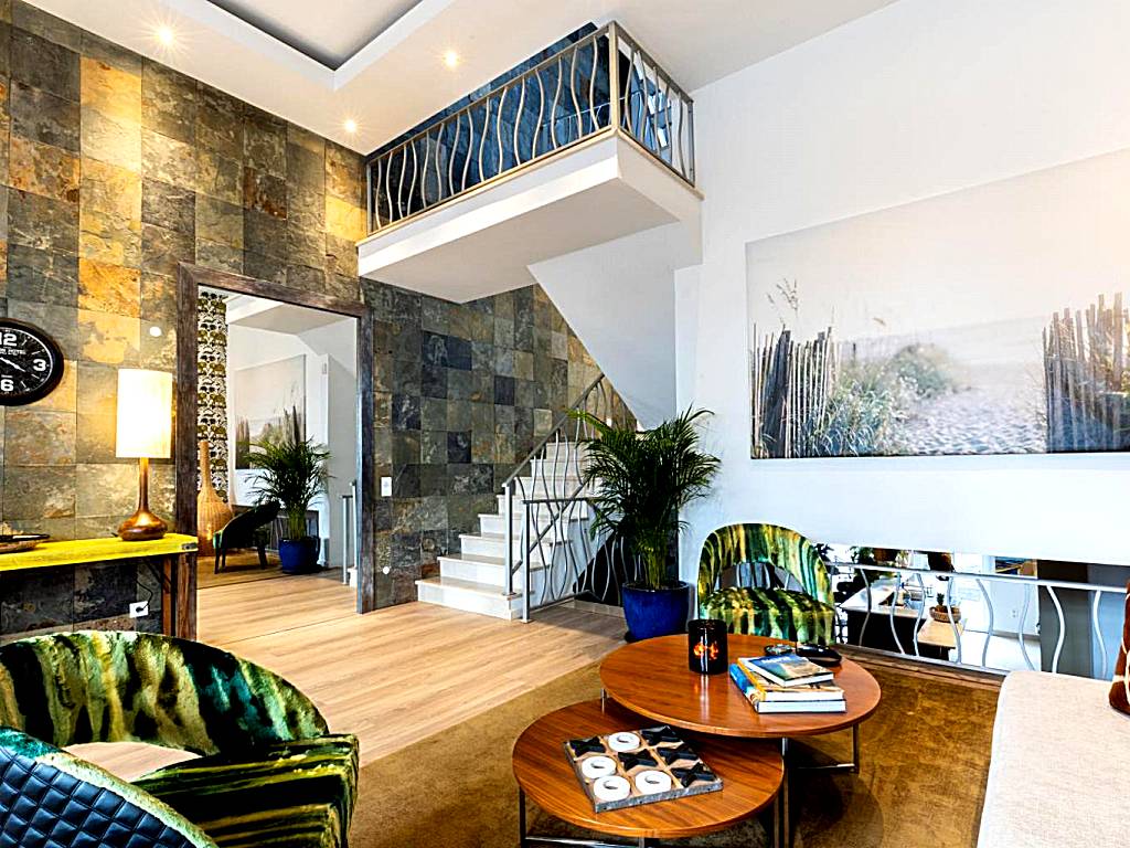 Fab's House