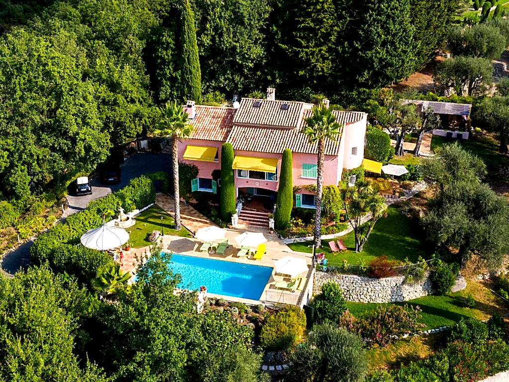 Mas Du Roc Bed & Breakfast