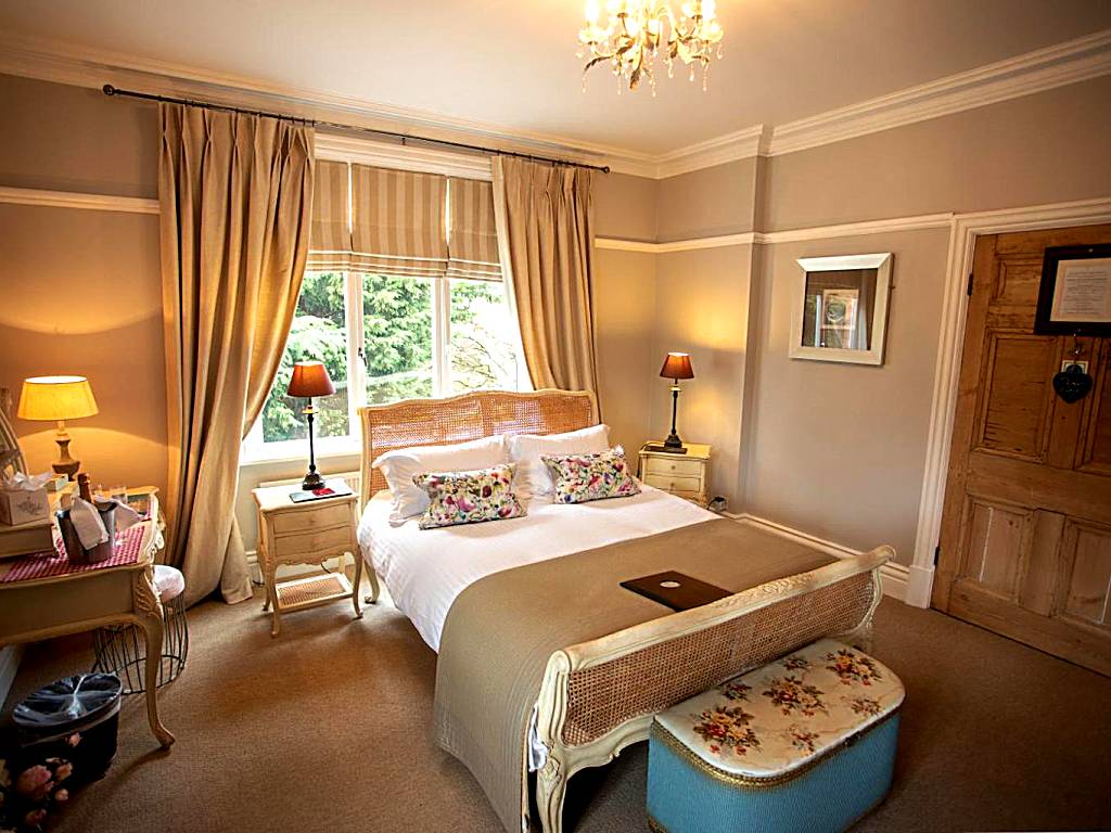 Treherne House & The Malvern Retreat