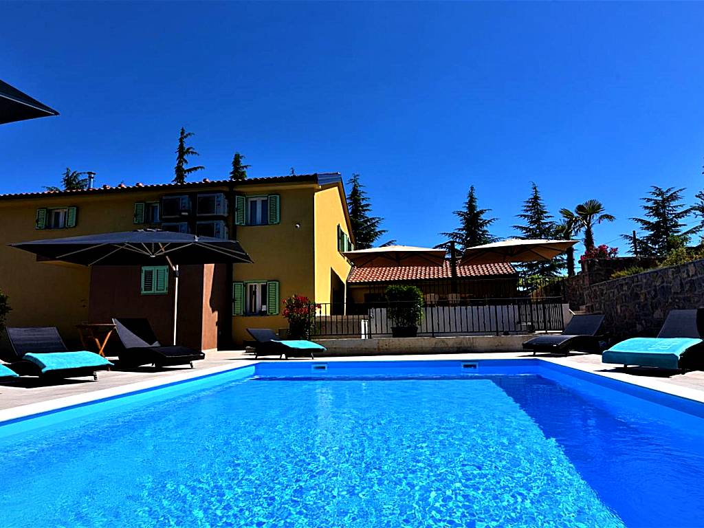 Letorina rooms and apartments with pool (Matulji)