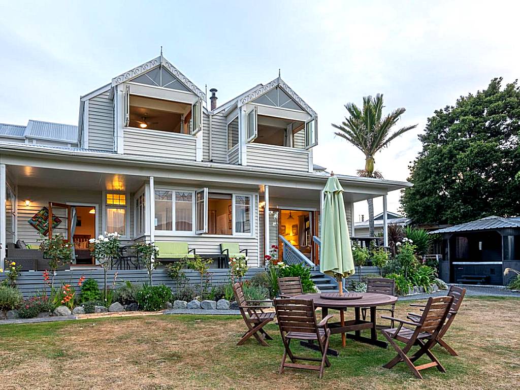Nikau Lodge