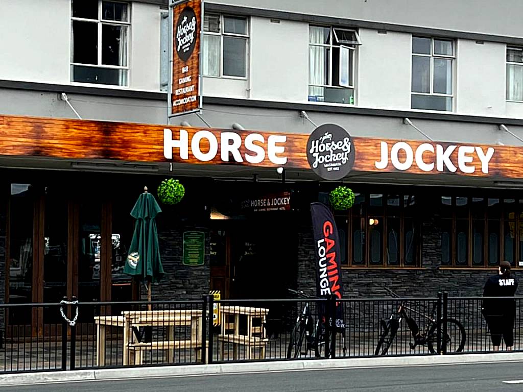 Horse and Jockey Inn